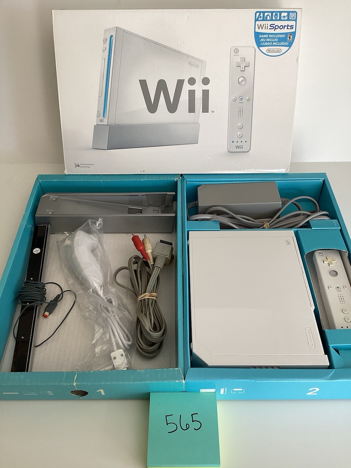 BOXED Nintendo Wii Video Game System RVL-001 Console Bundle Retro