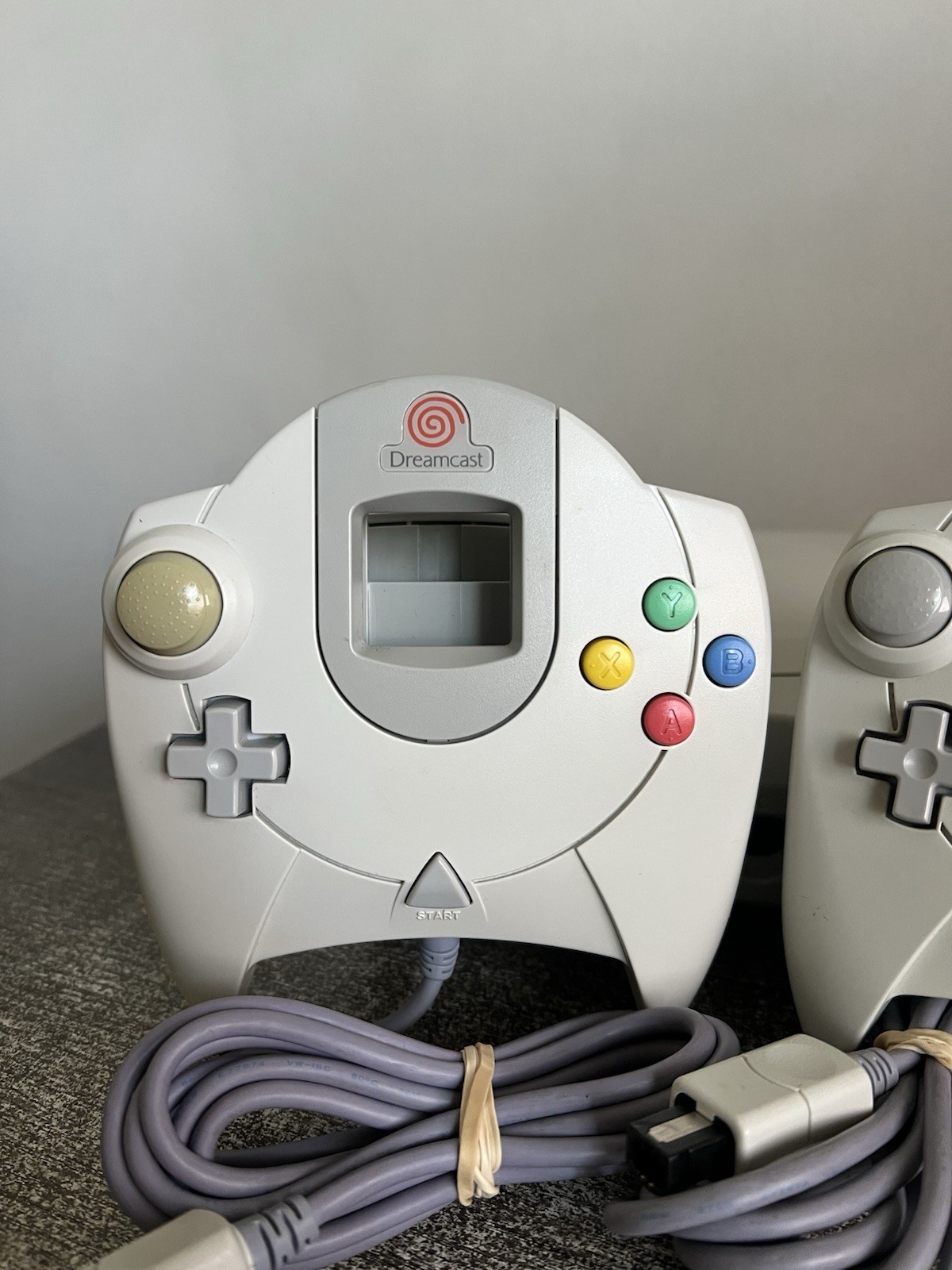 Works But Read – Sega Dreamcast Console Bundle With 2 OEM Controller & Cords