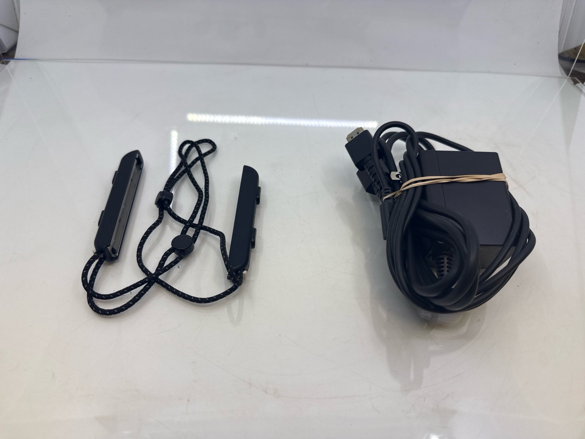Nintendo Switch Handheld HEG-001 OLED W/Dock & Cords (RO1077551)