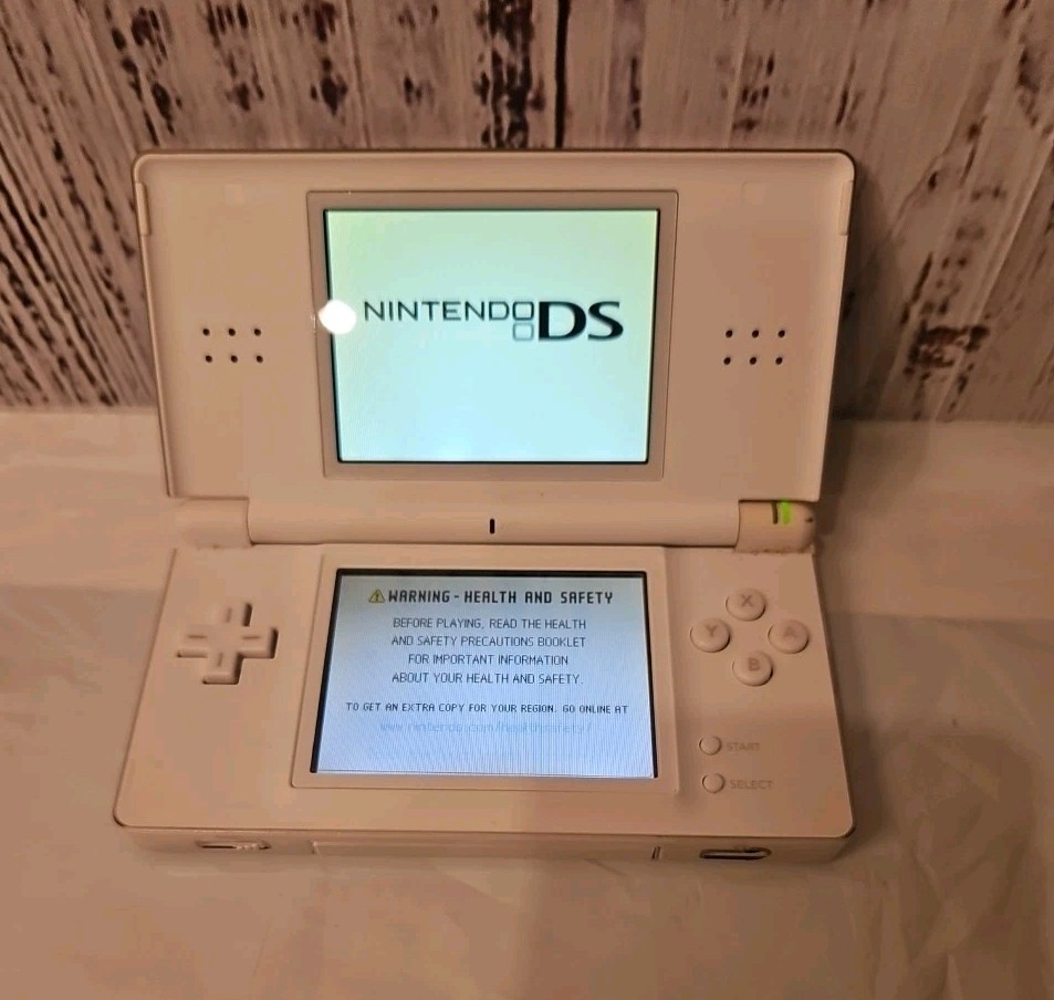 Nintendo DS Lite Bundle w/3 Games & Charger USG-001(JPN)white 2006