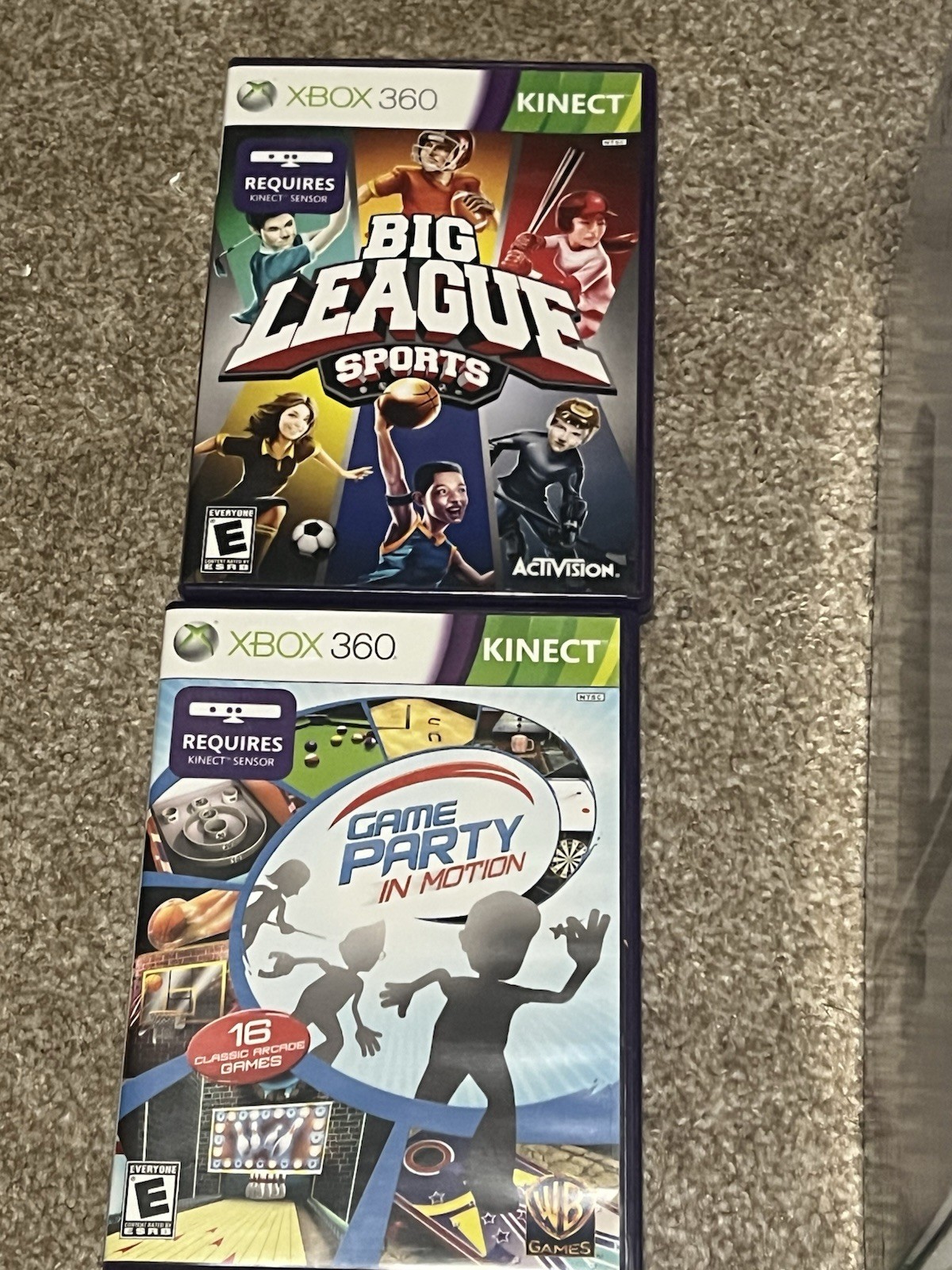 Xbox 360 4GB Console With Kinect Bundle W / Box and 8 Games Clean Tested