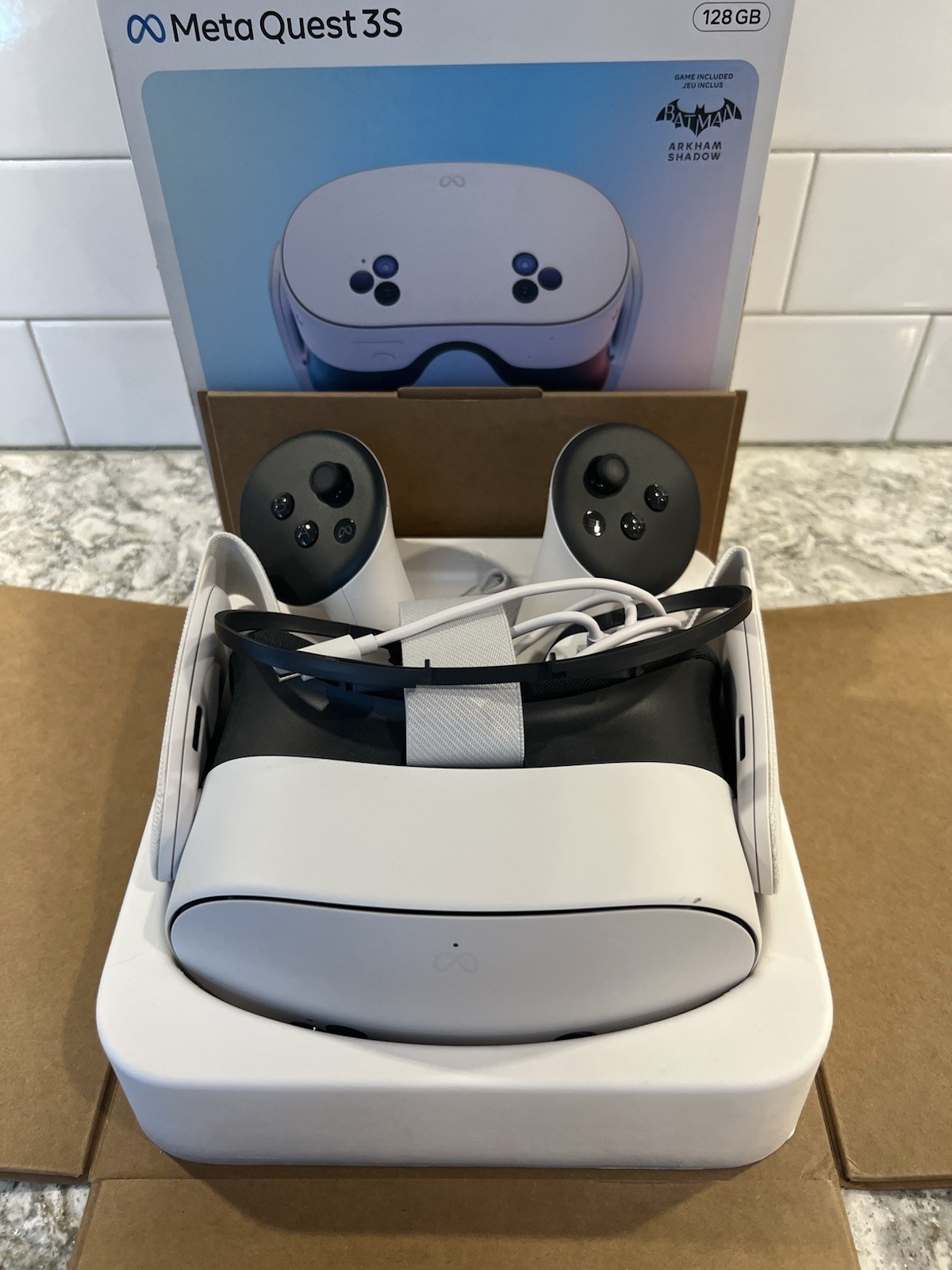 Meta Quest 3S All-in-One VR Headset w/ Batman: Arkham Shadow – White – 128GB