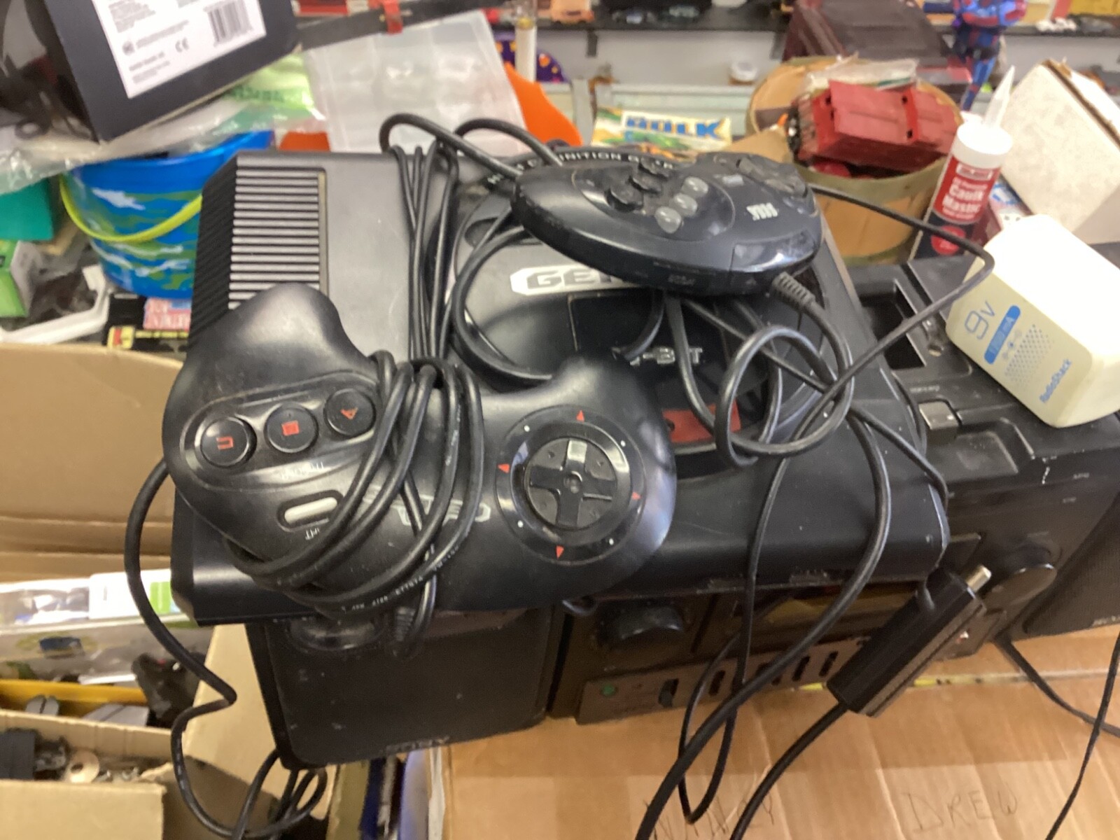 Sega Genesis 16 Bit Console MK-1601 , 2 Controllers, Cords