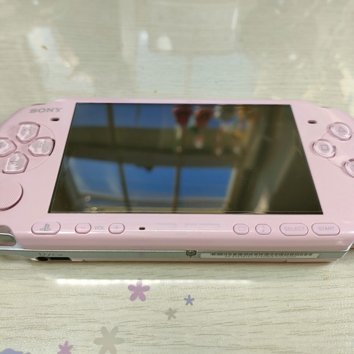 Near Mint Sony PSP-3000 PlayStation Portable Blossom pink memory card