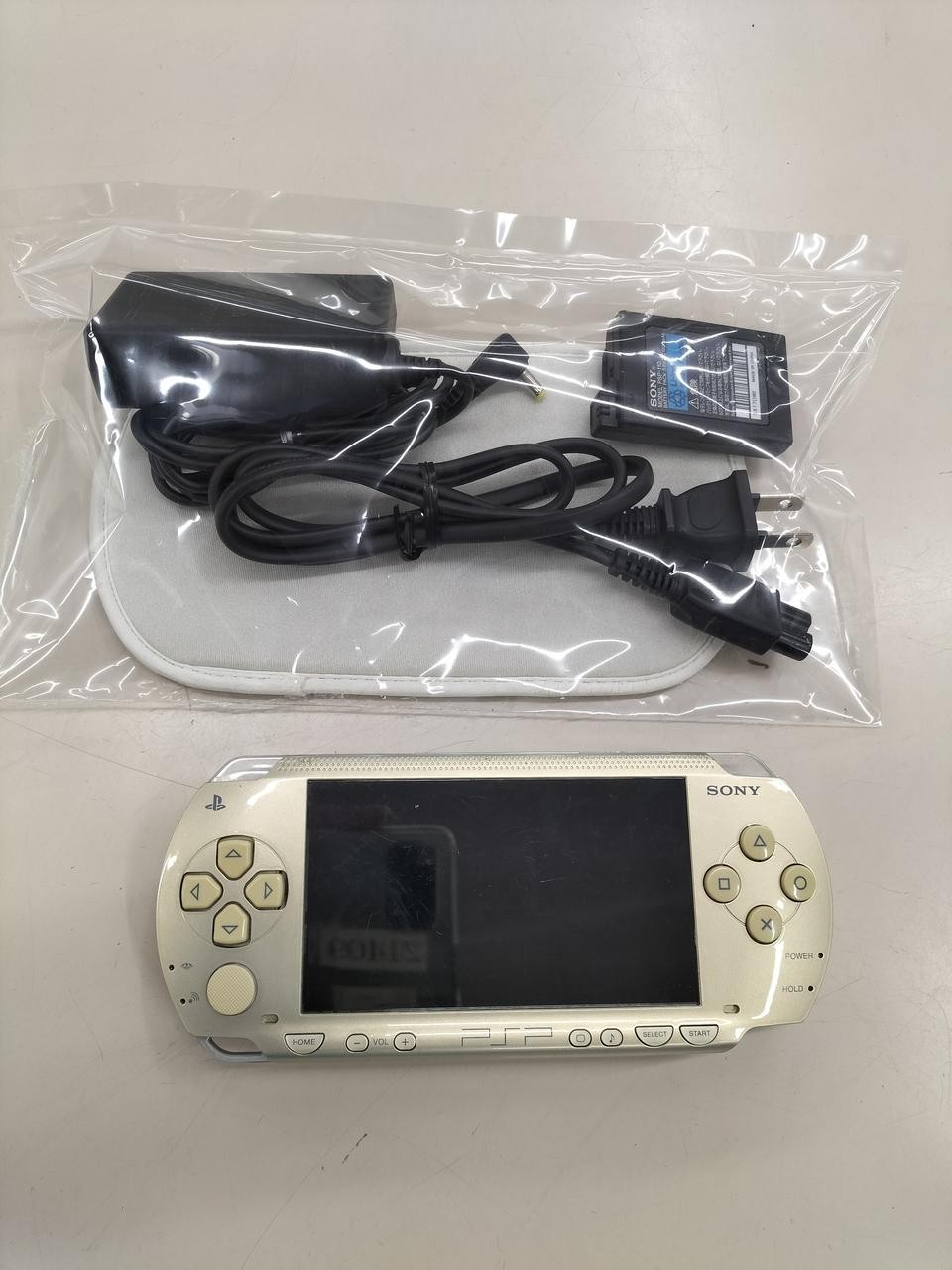 Initial Model Many exterior scratches Model PSP 1000 SONY