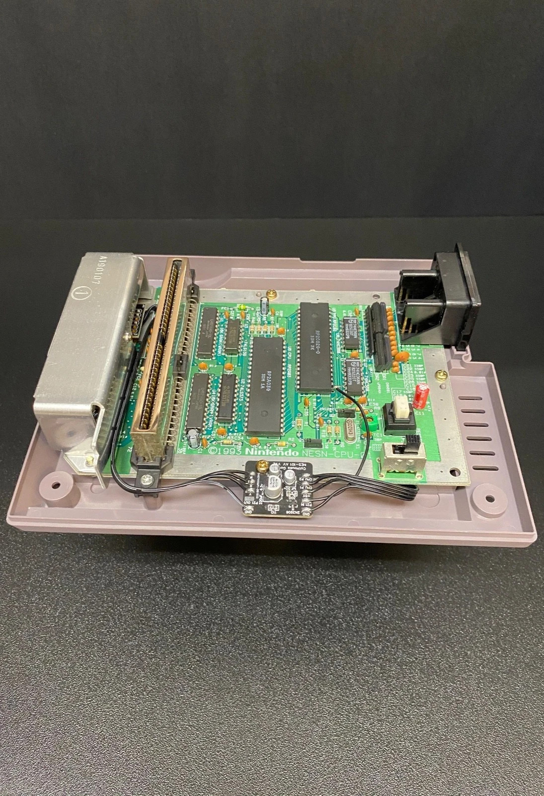 Nintendo NES – 101 Top Loader Composite AV service including all parts