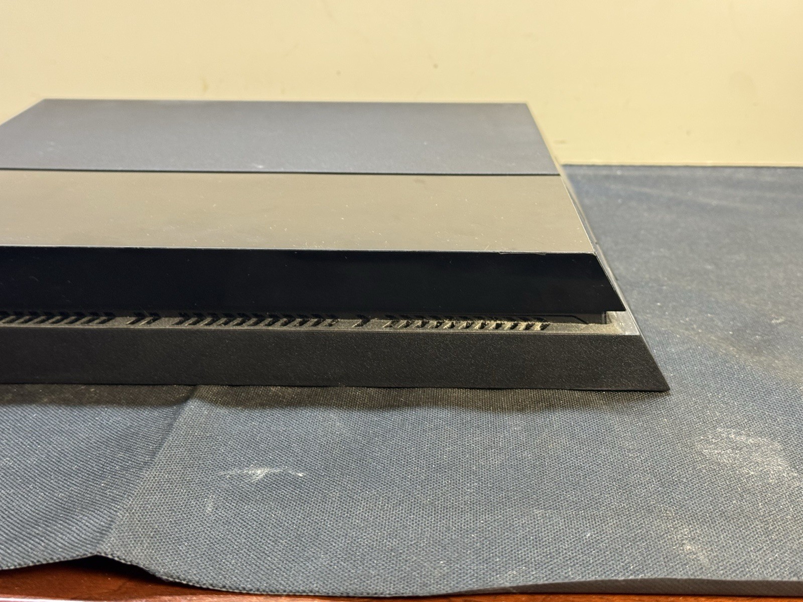 Sony PS4 Console CUH-1001A 500GB Black – ONLY POWER TESTED Console Only