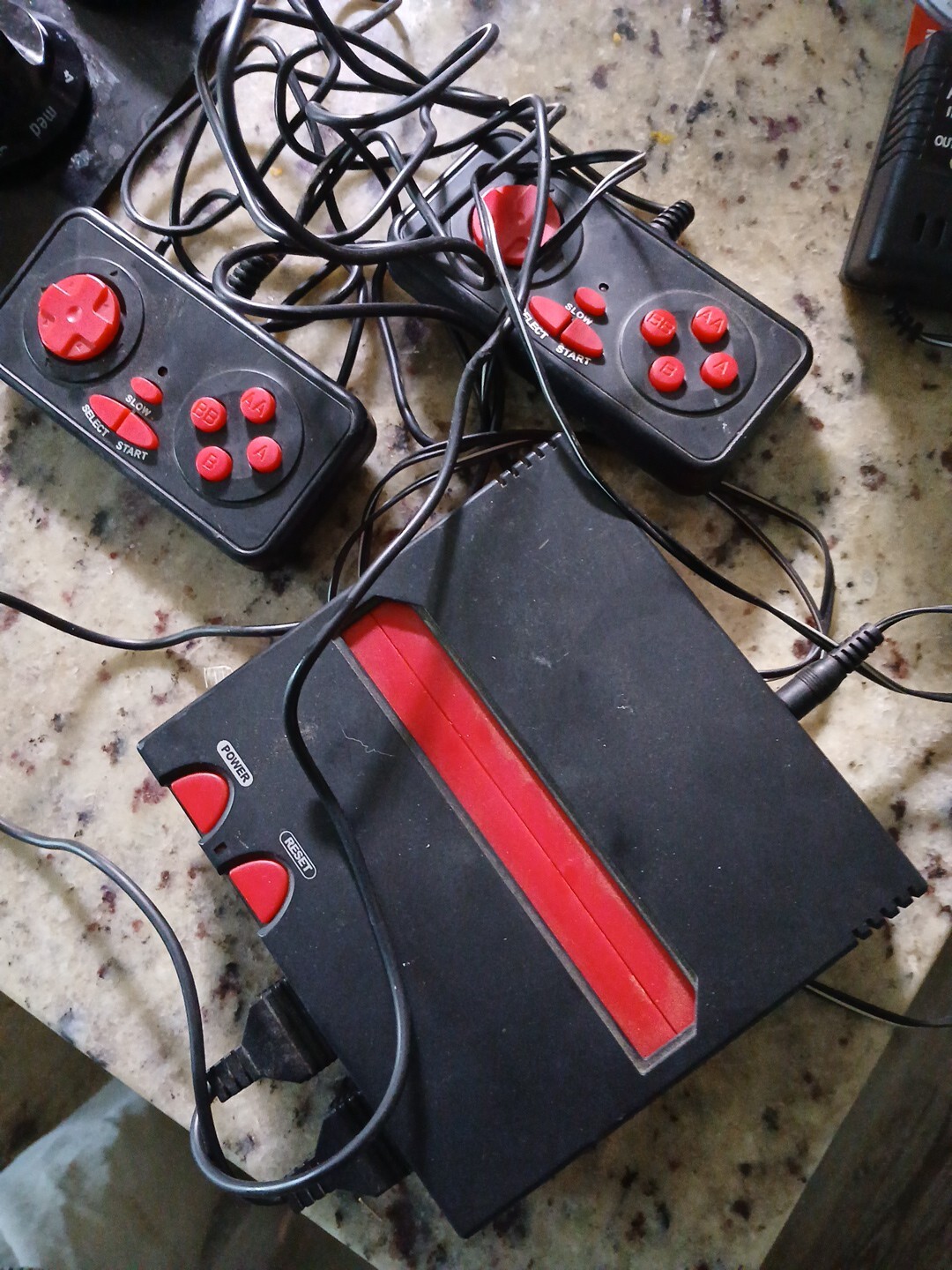 Retro-Bit Entertainment Console Red & Black Edition (Nintendo)