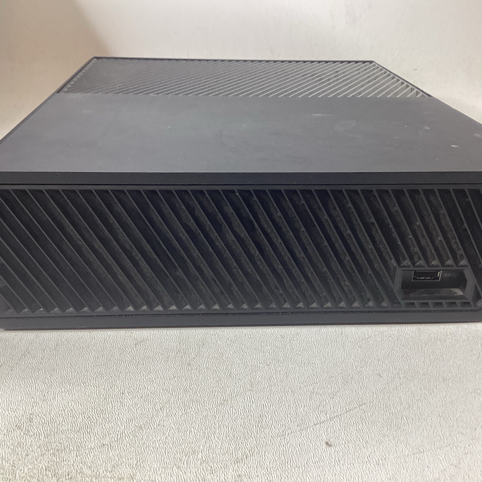 Microsoft Xbox One 1540 | 1TB HDD | Console Only