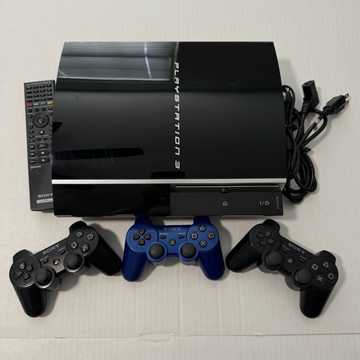 Sony PlayStation 3 CECHG01 40GB HDMI 1080p Blu-Ray Bundle 3 Ctrl+Remote