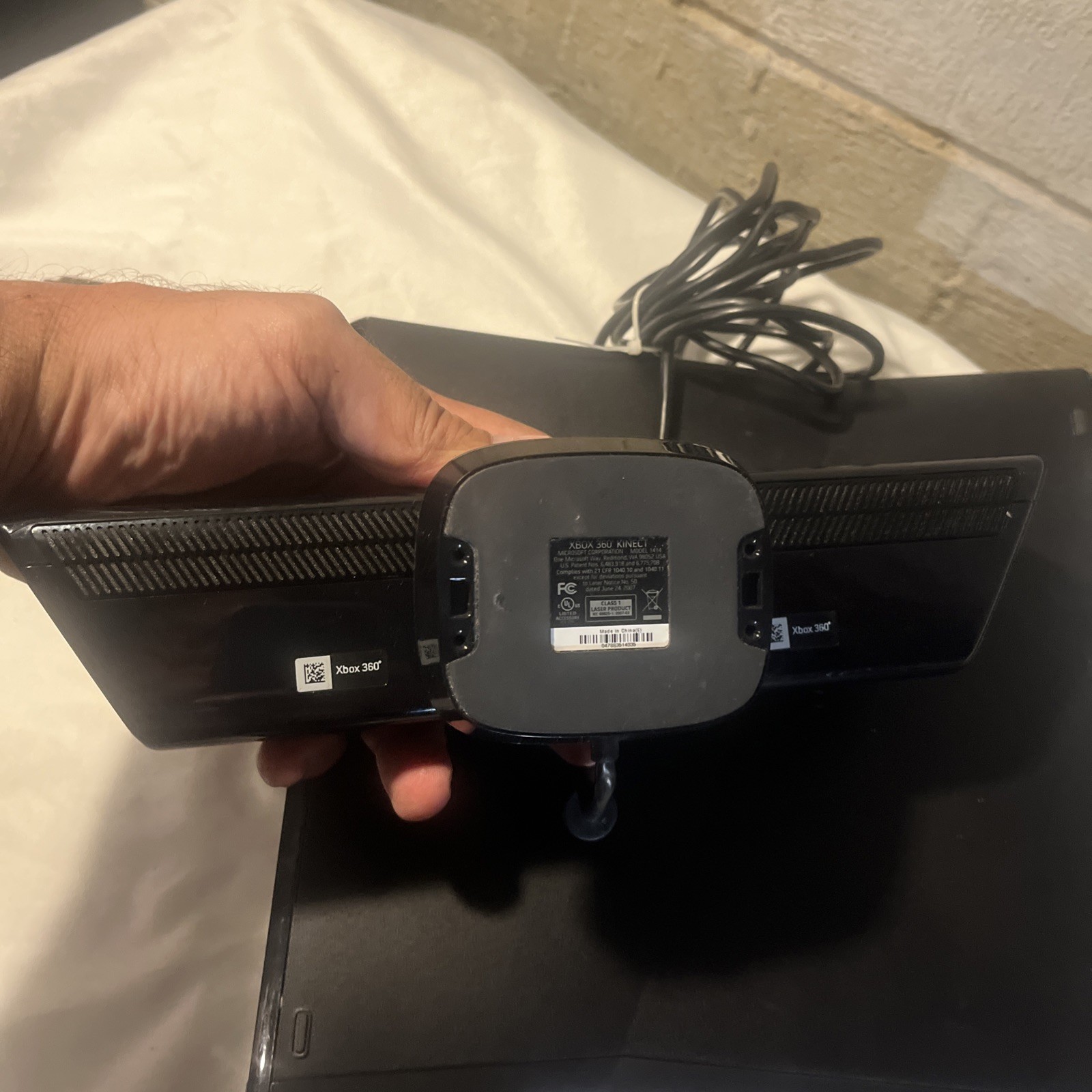Xbox 360 Slim Console 1439 4GB Lot: Wired Controller Kinect Wires Game Tested