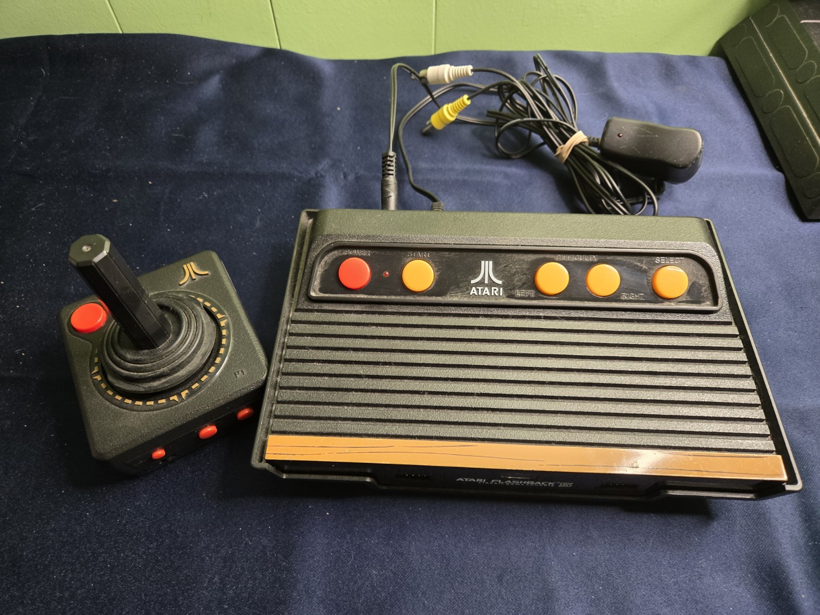 Atari Flashback 5 Black Wired Classic Game Console Wireless Controller