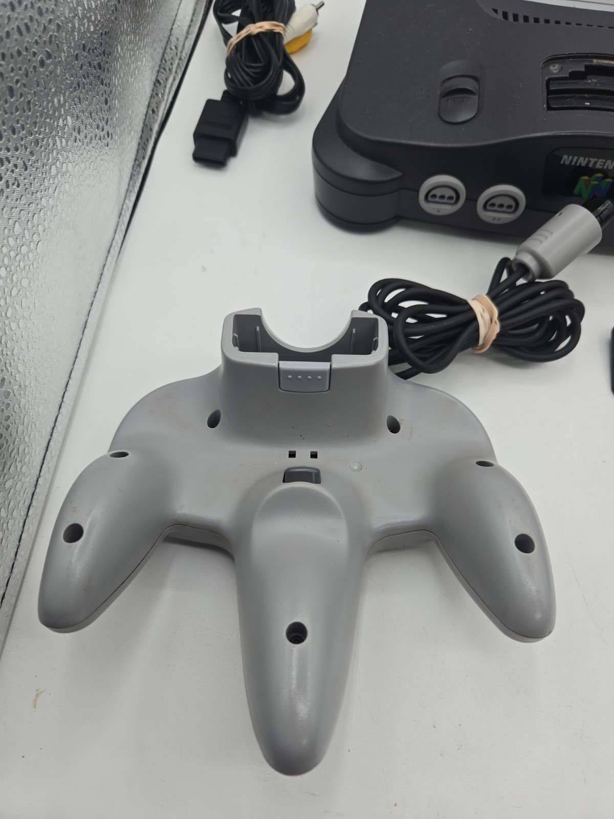 Nintendo 64 N64 System Console Bundle Controllers Cords & Jumper Pack Games Wow
