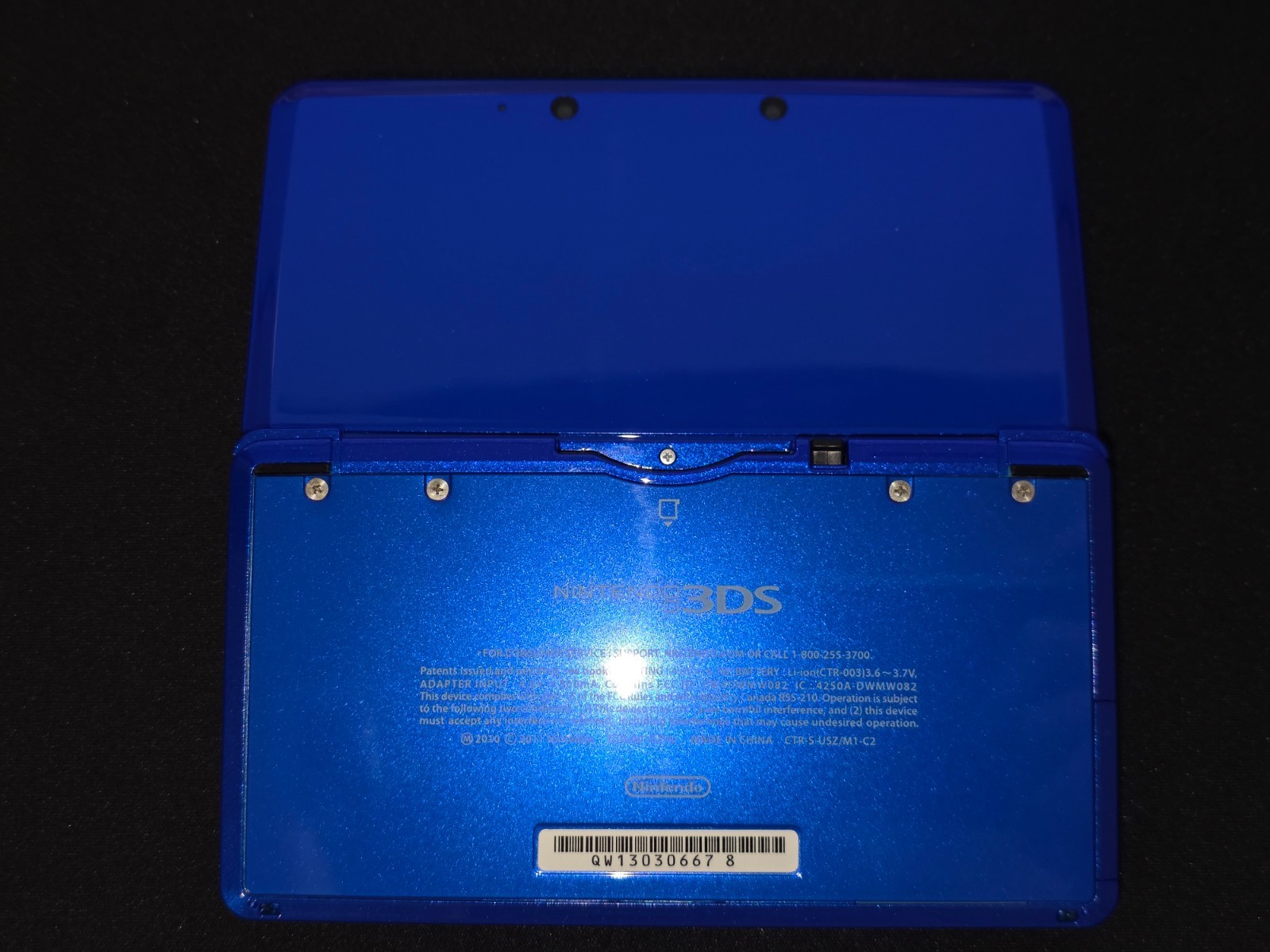 Mint Condition Nintendo 3DS Console w/ Charger, SD, Accessories