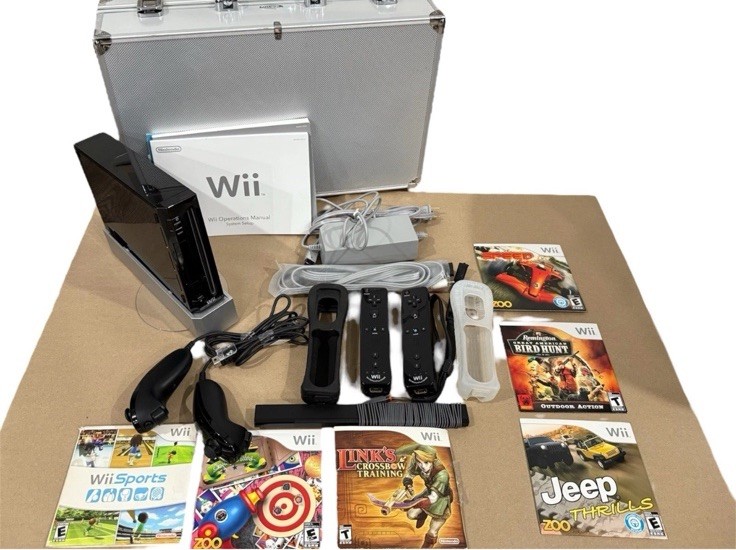 Wii Console Black, Intec Aluminum Case, Complete System, 6 Games,