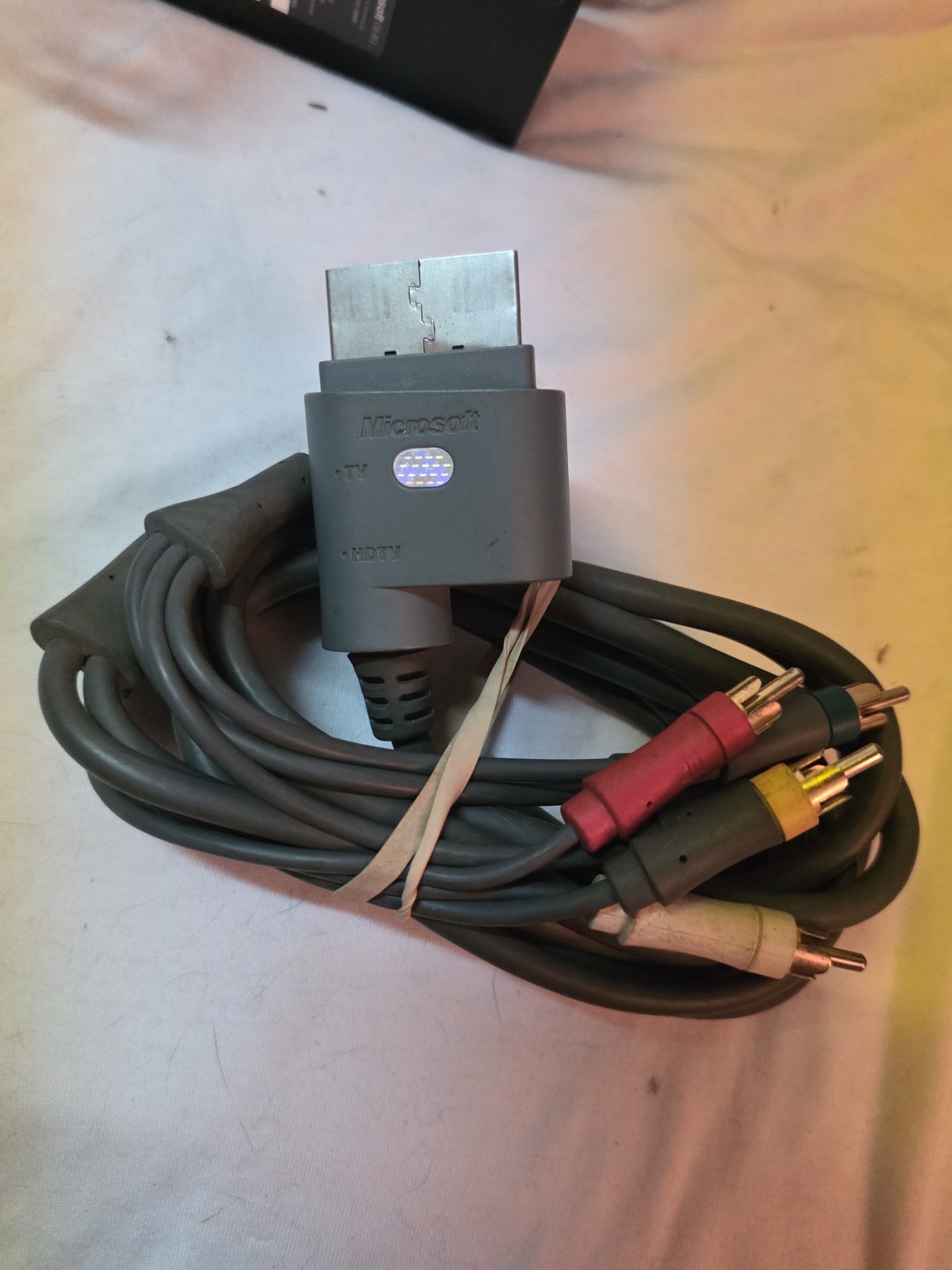 X Box 360 S Gaming console With Kintect Headphones Controller 320 Gb Hard Drive.