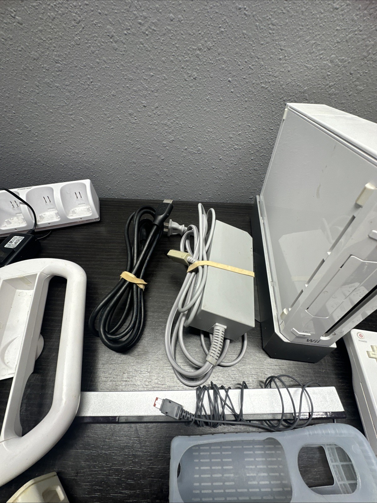 Nintendo Wii Game System Console with 2-REMOTES Bundle ALSO PLAYS GAMECUBE Games