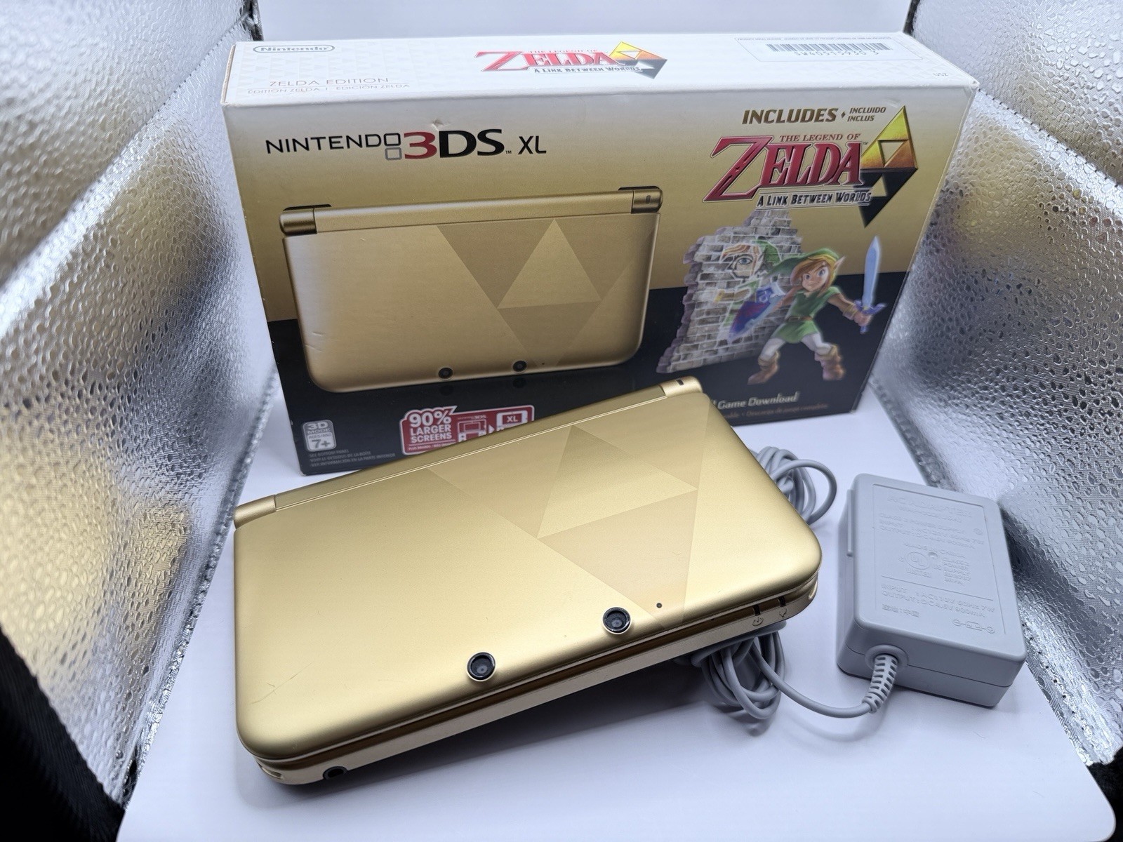 Nintendo 3DS XL Link Between Worlds Edition