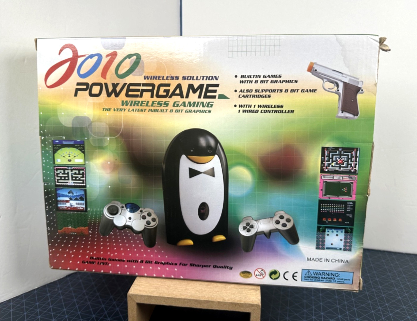 Penguin Powergames Famiclone Console – with Two Controls & Zapper, BRAND NEW!