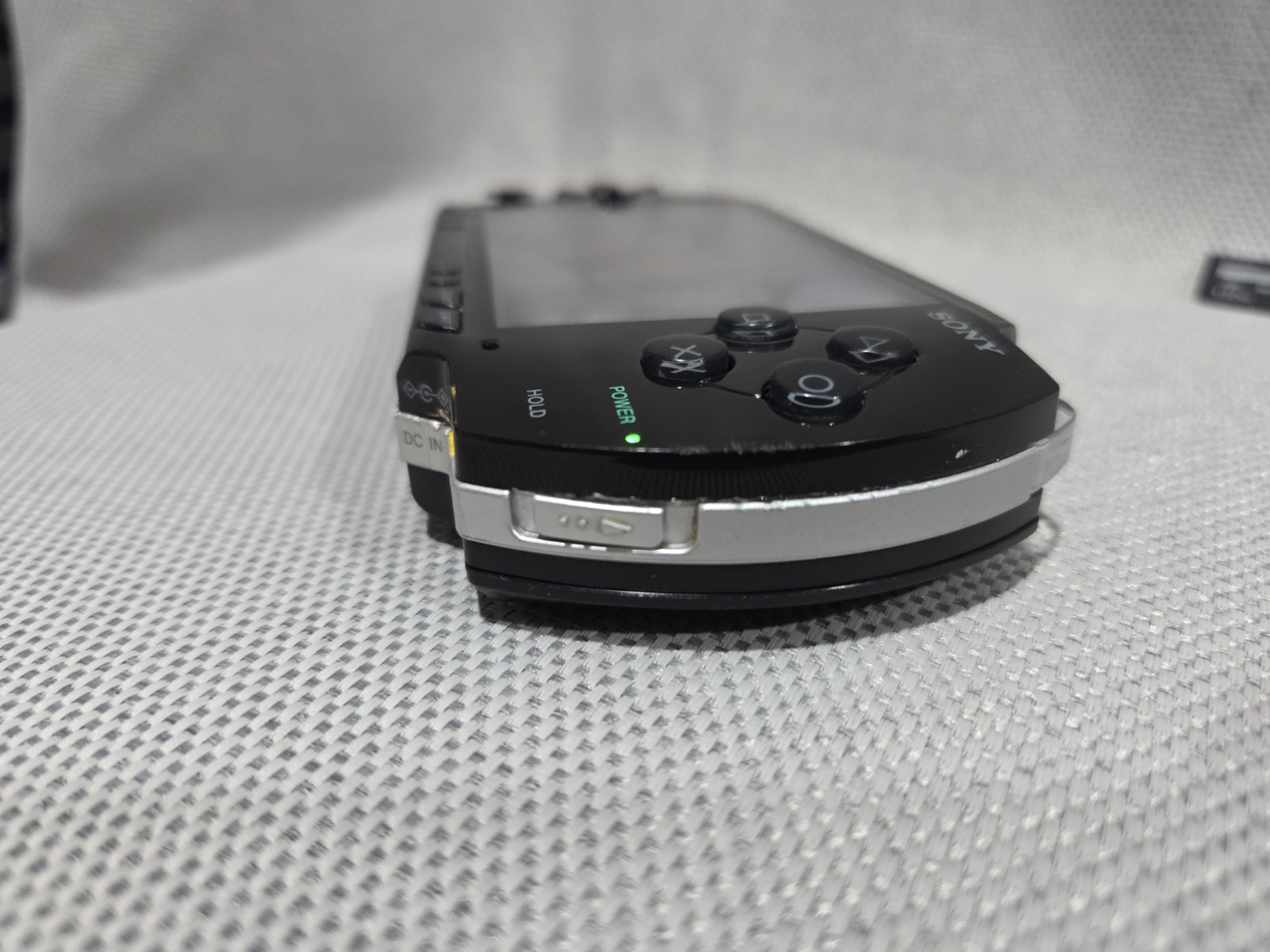Sony PSP-1001 Black Handheld Console Wi-Fi With Charger And Memory Stick Tested