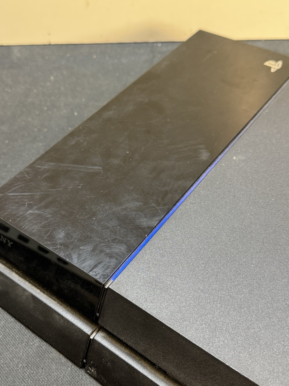 Sony PS4 Console CUH-1001A 500GB Black – ONLY POWER TESTED Console Only