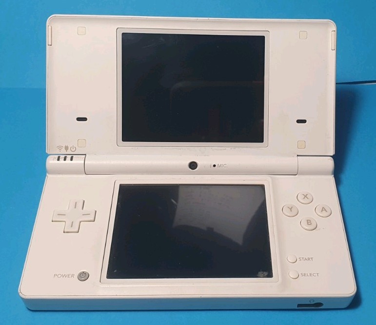 Nintendo DS White Bundle with Charger, Pen, and 11 Games/ Case- Fully Working.