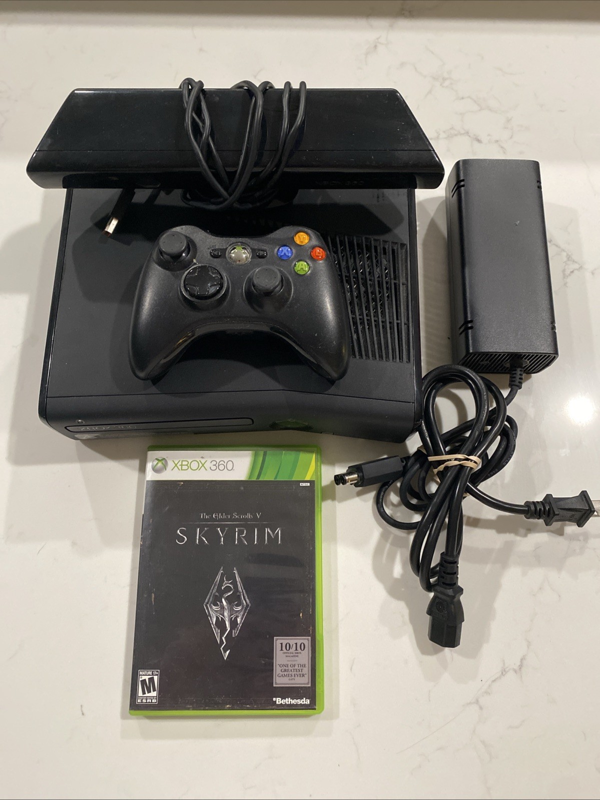Microsoft Xbox 360 Kinect Bundle 250GB Matte Black Console W/ Controller & Game