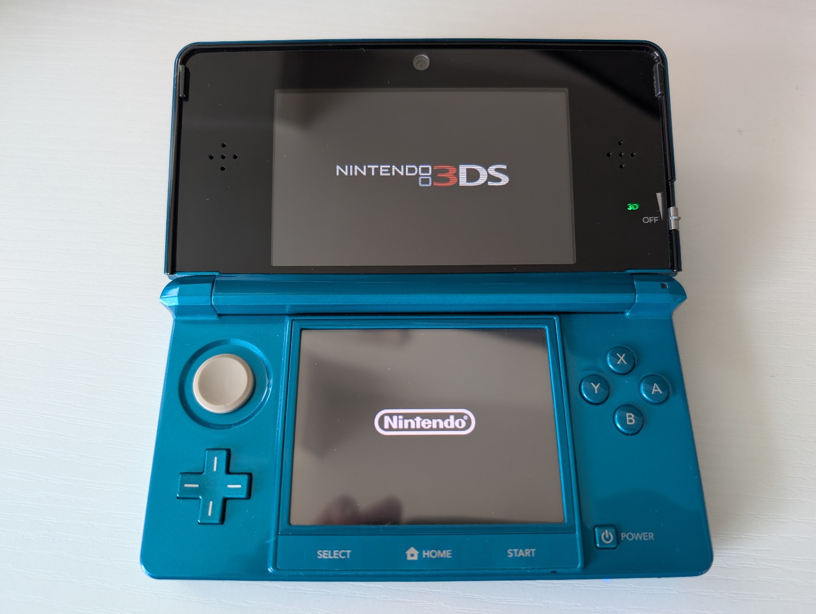 Nintendo 3DS Handheld Console Aqua Blue Region Free Console (No Stylus/Charger)