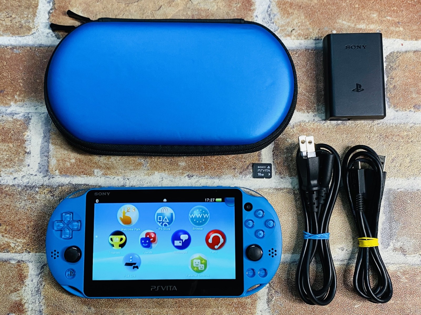 PS Vita PCH-2000 Aqua Blue SONY PlayStation Japan 16GB Charger Mobile Case EX P