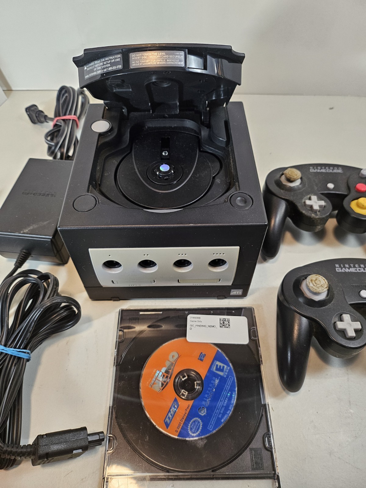 Nintendo Blk GameCube Video Game System DOL-001 w/ Orig Accessories 2 Controler