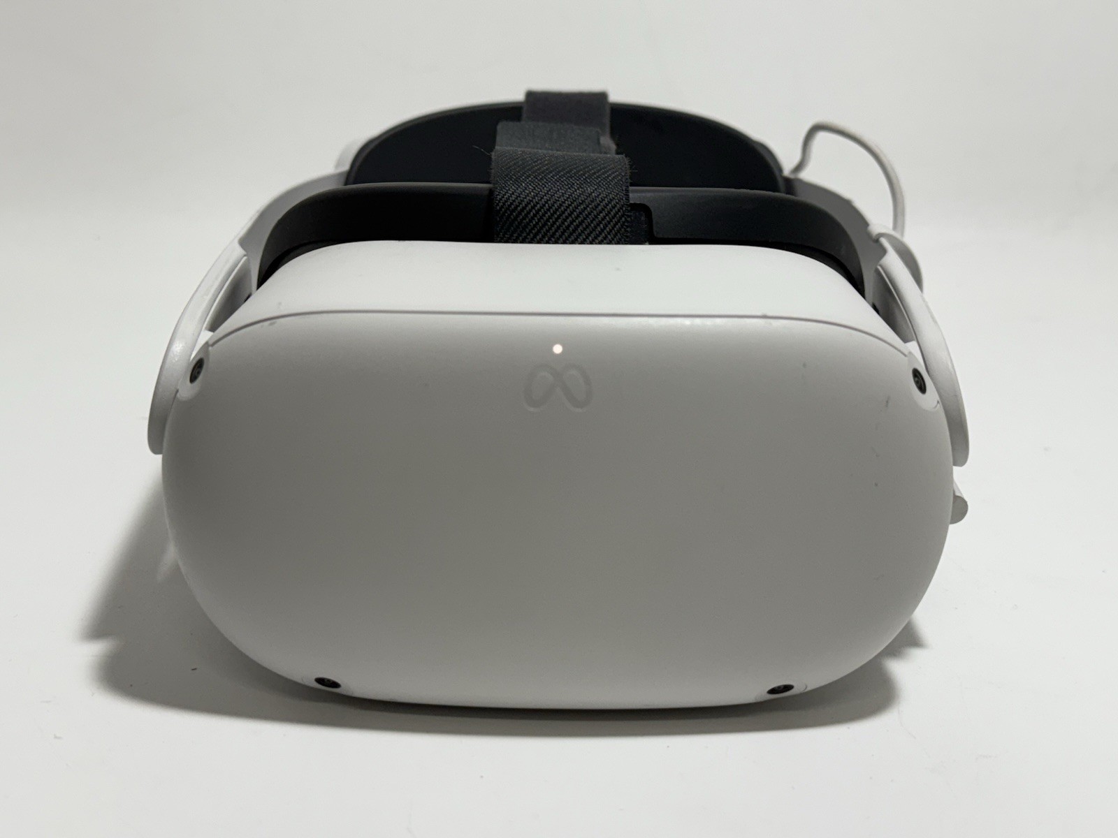 Meta Quest 2 Advanced 256GB All-In-One Virtual Reality Headset with 1 Controller