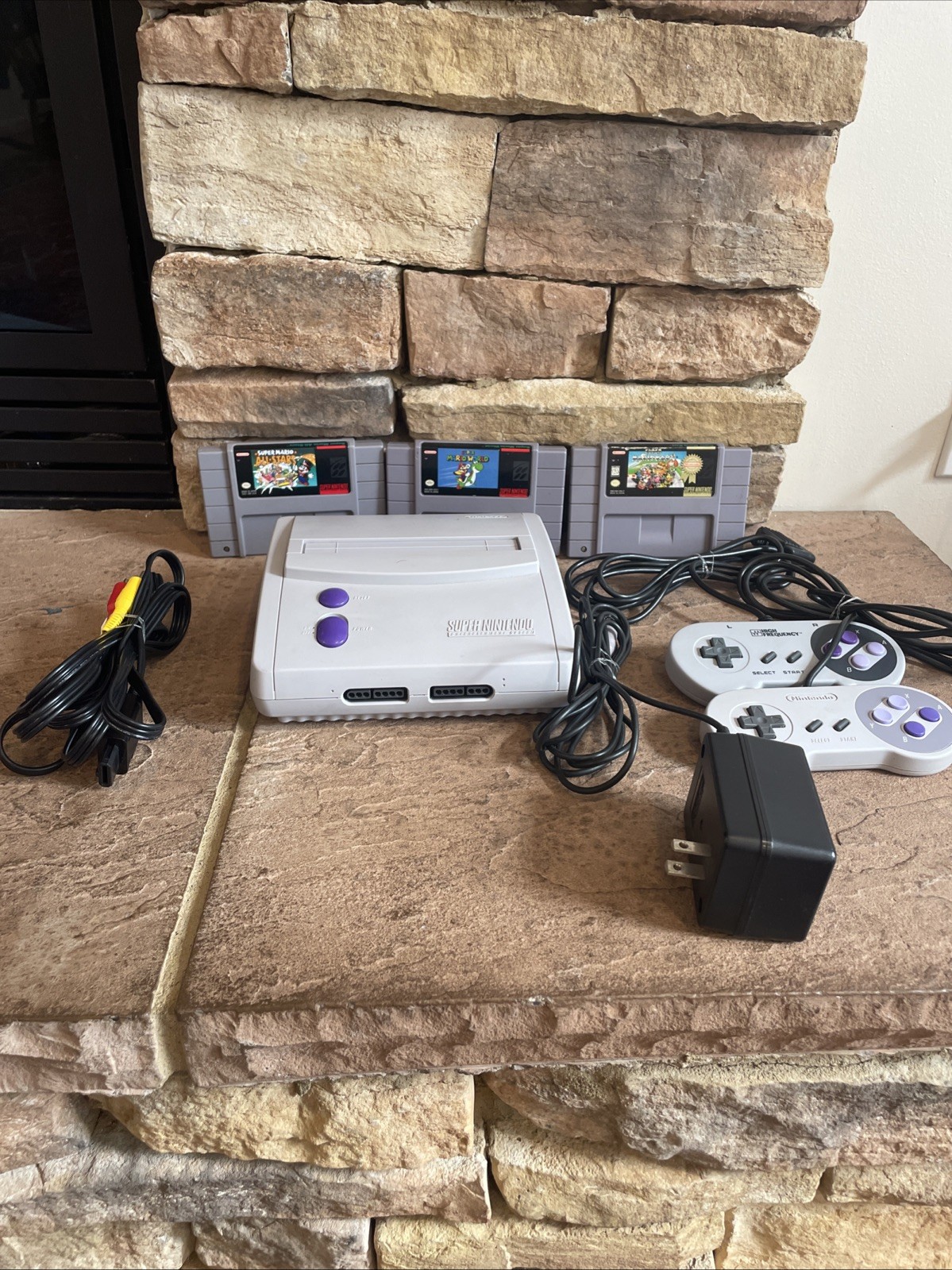Super Nintendo Entertainment System (SNS-101) Console Bundle. 3 Games. Tested!