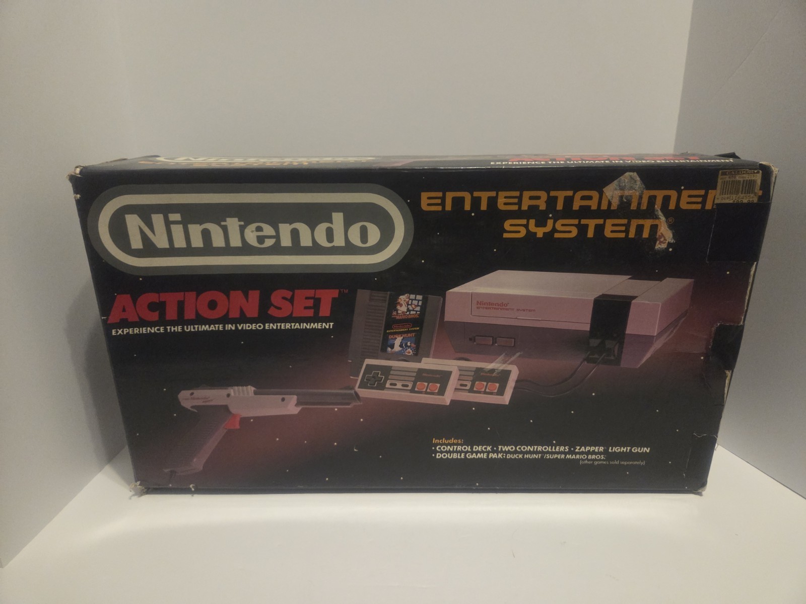 Nintendo Entertainment System Action Set NES-001 NTSC-U/C Console w/ Controller…