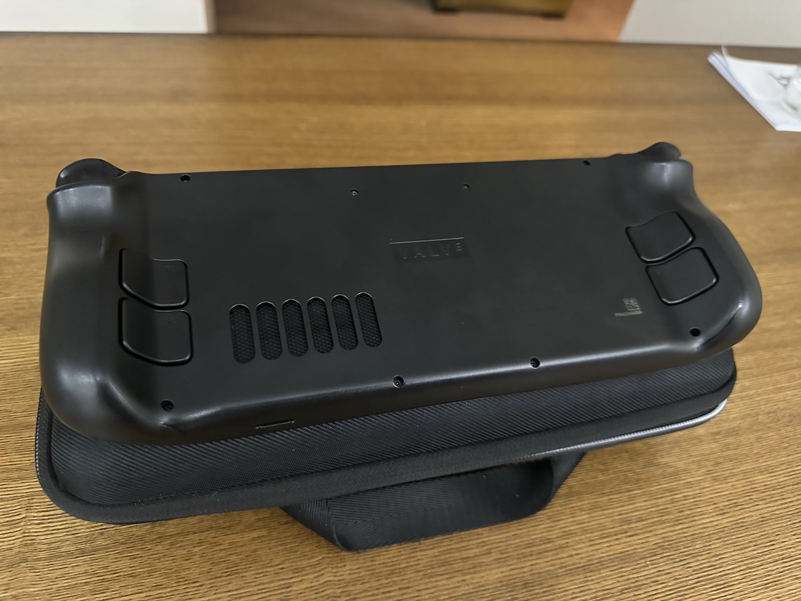 Valve Steam Deck Handheld System Black w/ Carrying Case Wi-Fi USB-C