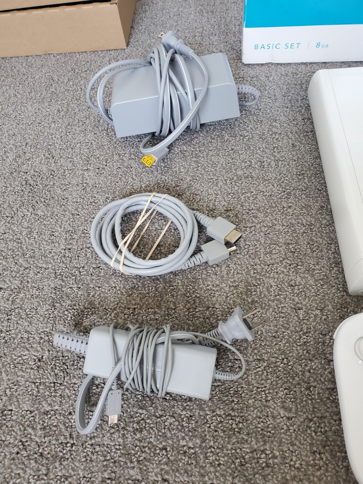 (PLEASE READ) Nintendo Wii U 8GB Console White Gamepad Video Game System w/ Box