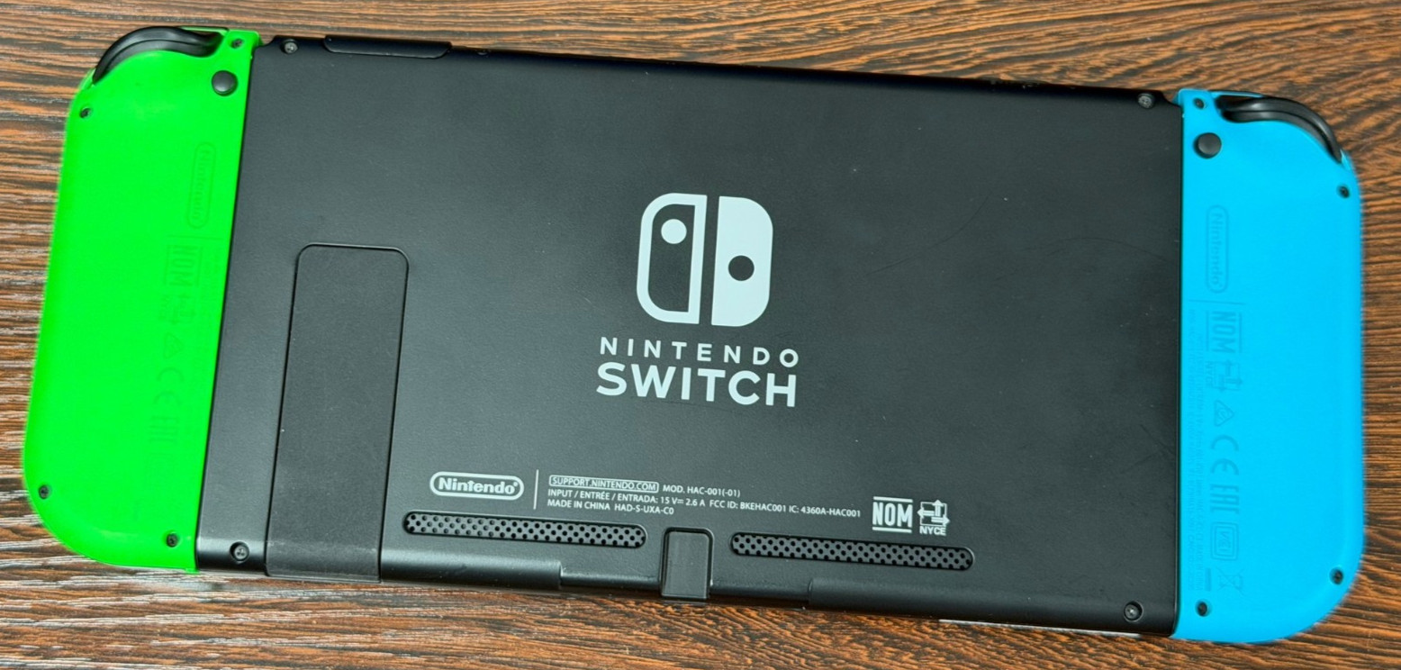 Nintendo Switch Handheld Console Blue Green – Excellent Mint Cond with Extras