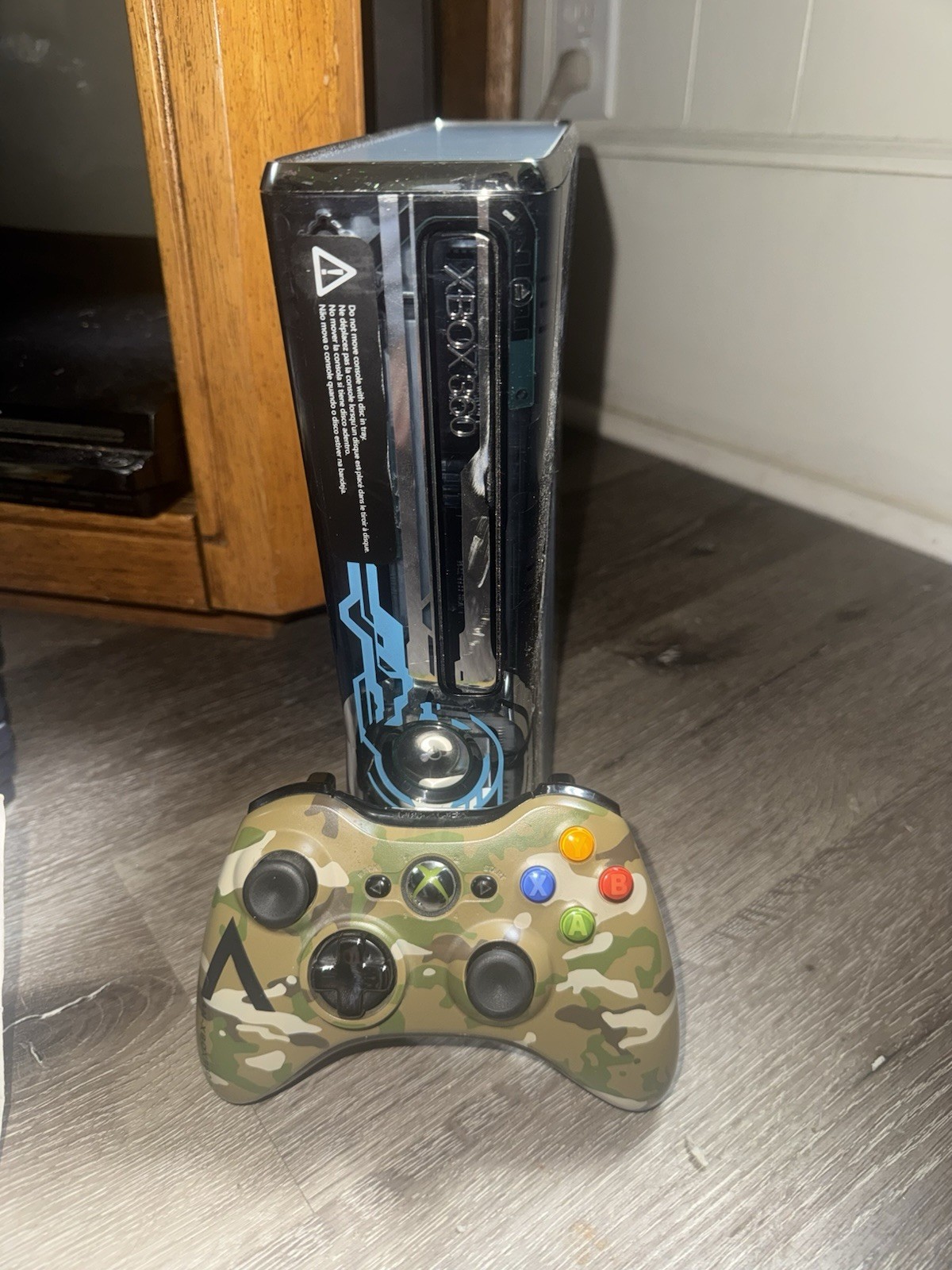 Microsoft Xbox 360 Console halo 4 addition 320GB HDMI Hard Drive w/ Controller