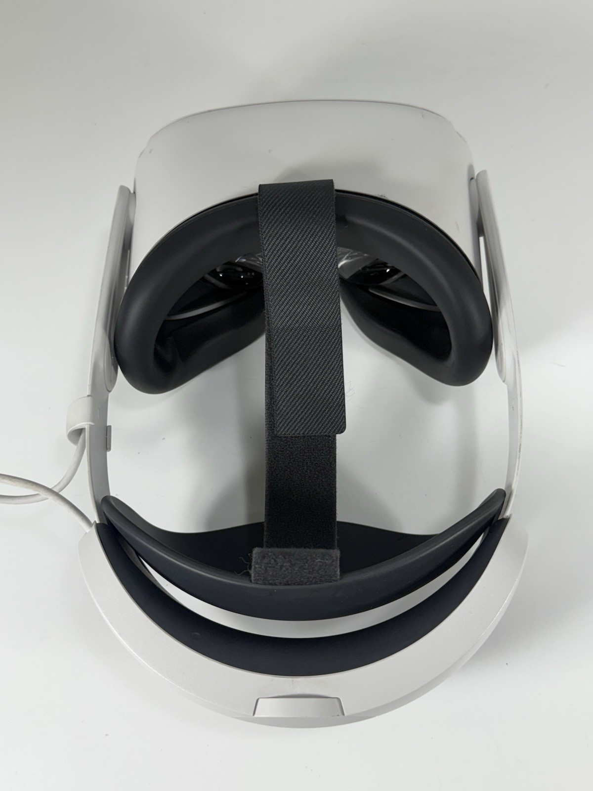 Meta Quest 2 Advanced 256GB All-In-One Virtual Reality Headset with 1 Controller