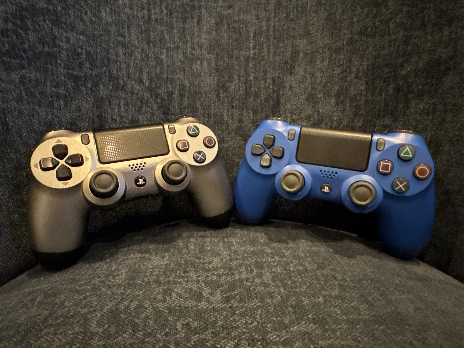 Sony PS4 Slim Bundle – 2 Wireless Controllers (Blue/Silver) Charger & Cables