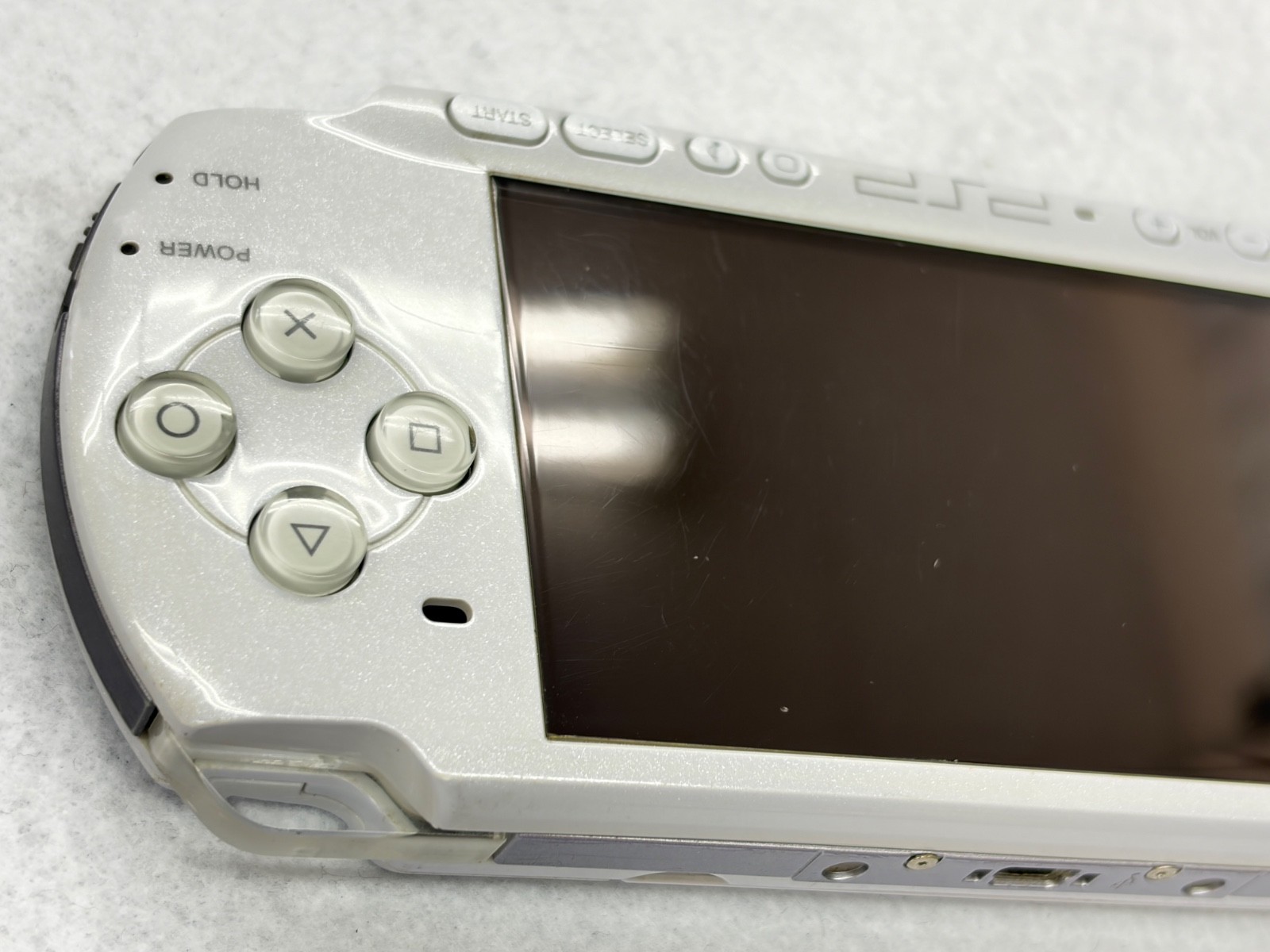 TESTED SONY PSP 3000 SILVER Console + Charger + battery + 3 game Region free 4GB