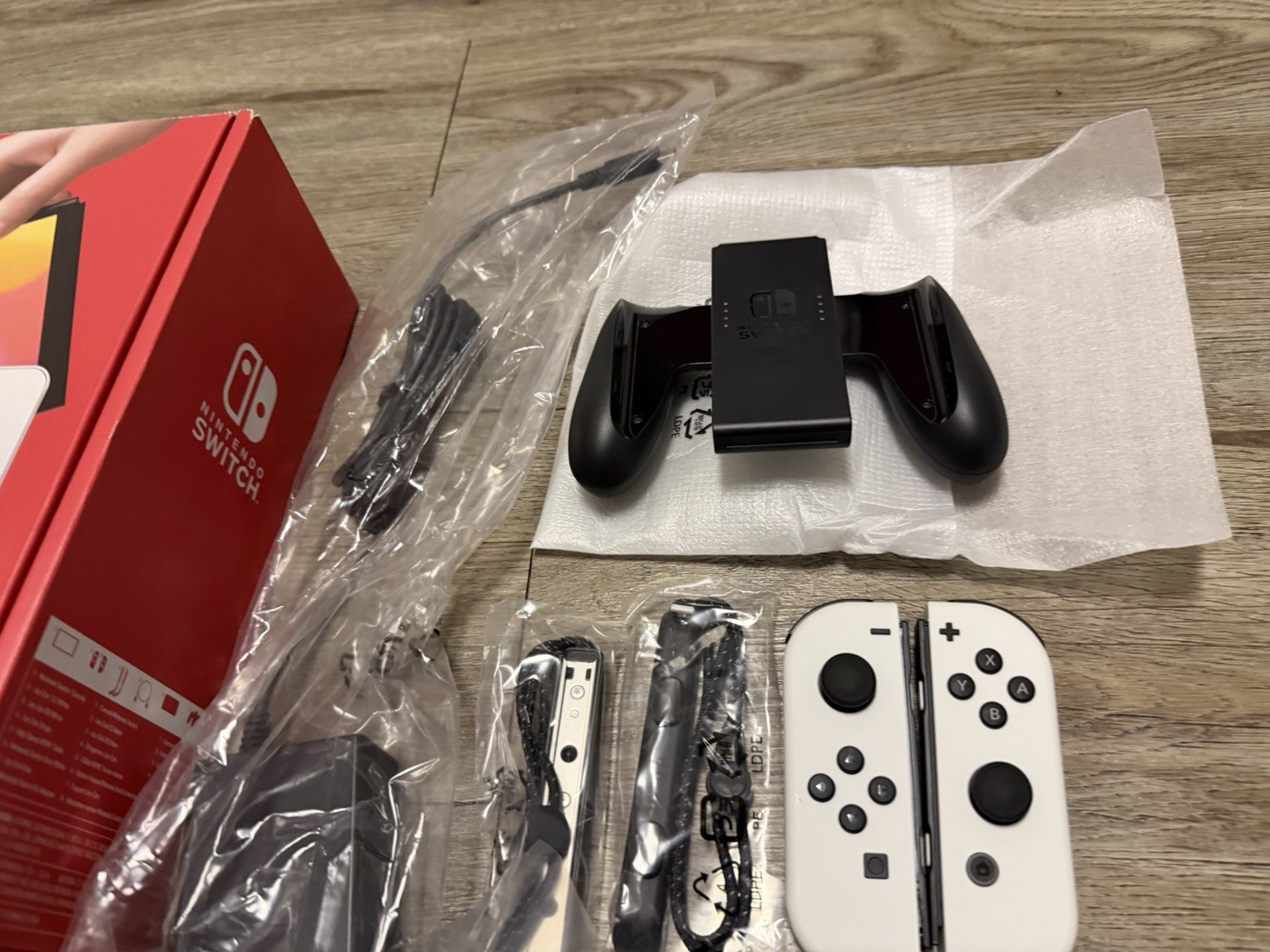 Nintendo Switch – OLED Model with White Joy-Con – OPEN BOX / BASICALLY NEW