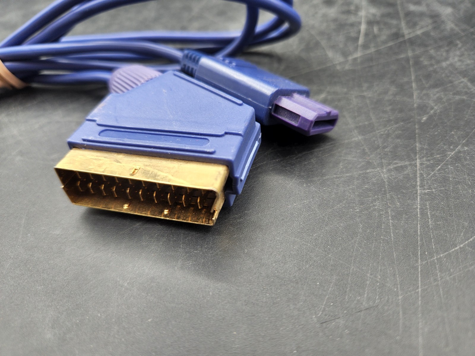 NINTENDO GAMECUBE SCART TV CABLE LEAD w/ AV AUDIO OUT PORT Console Adapter Gold