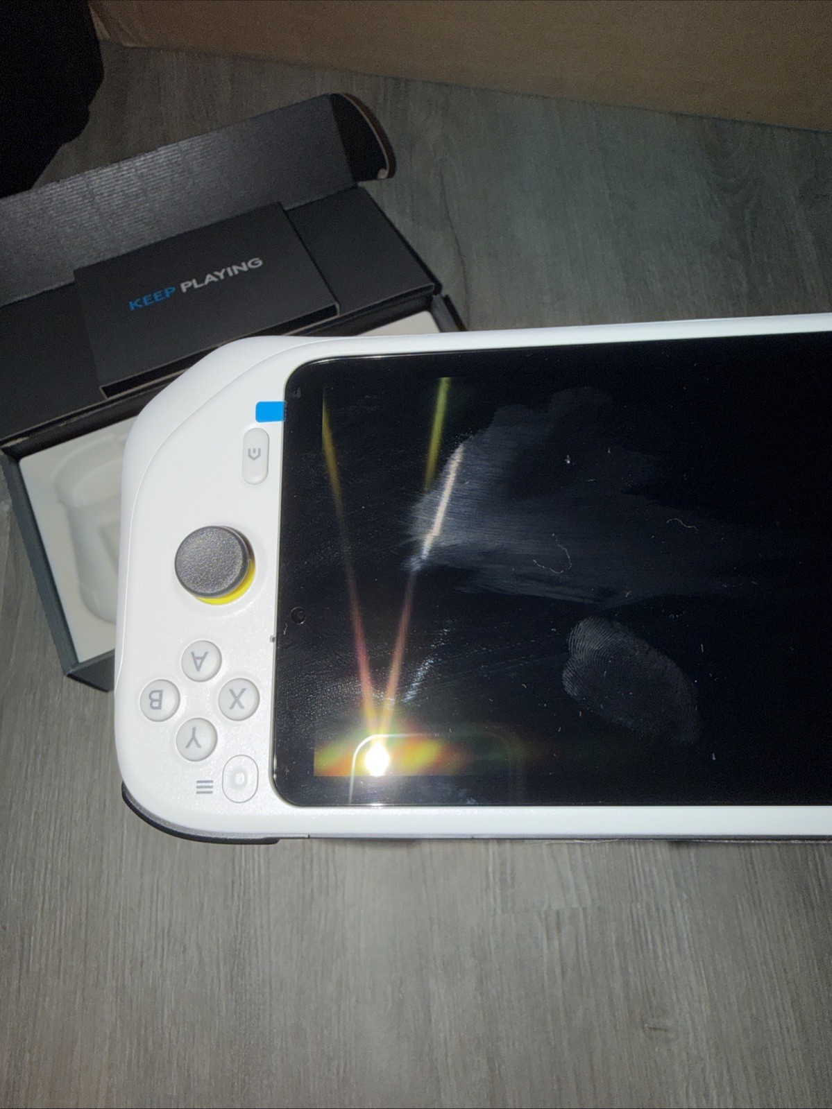 Logitech G CLOUD Handheld Portable Gaming Console 1080P 7″ Touchscreen White