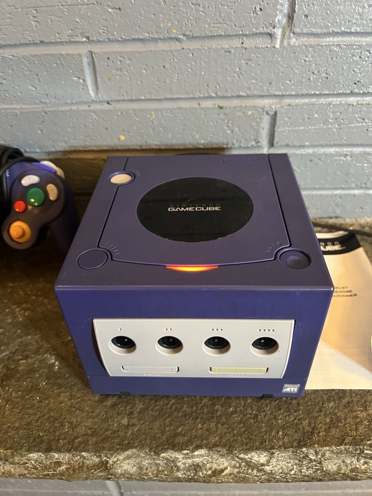 Nintendo GameCube Console Bundle – Indigo with 2 controllers Instructions