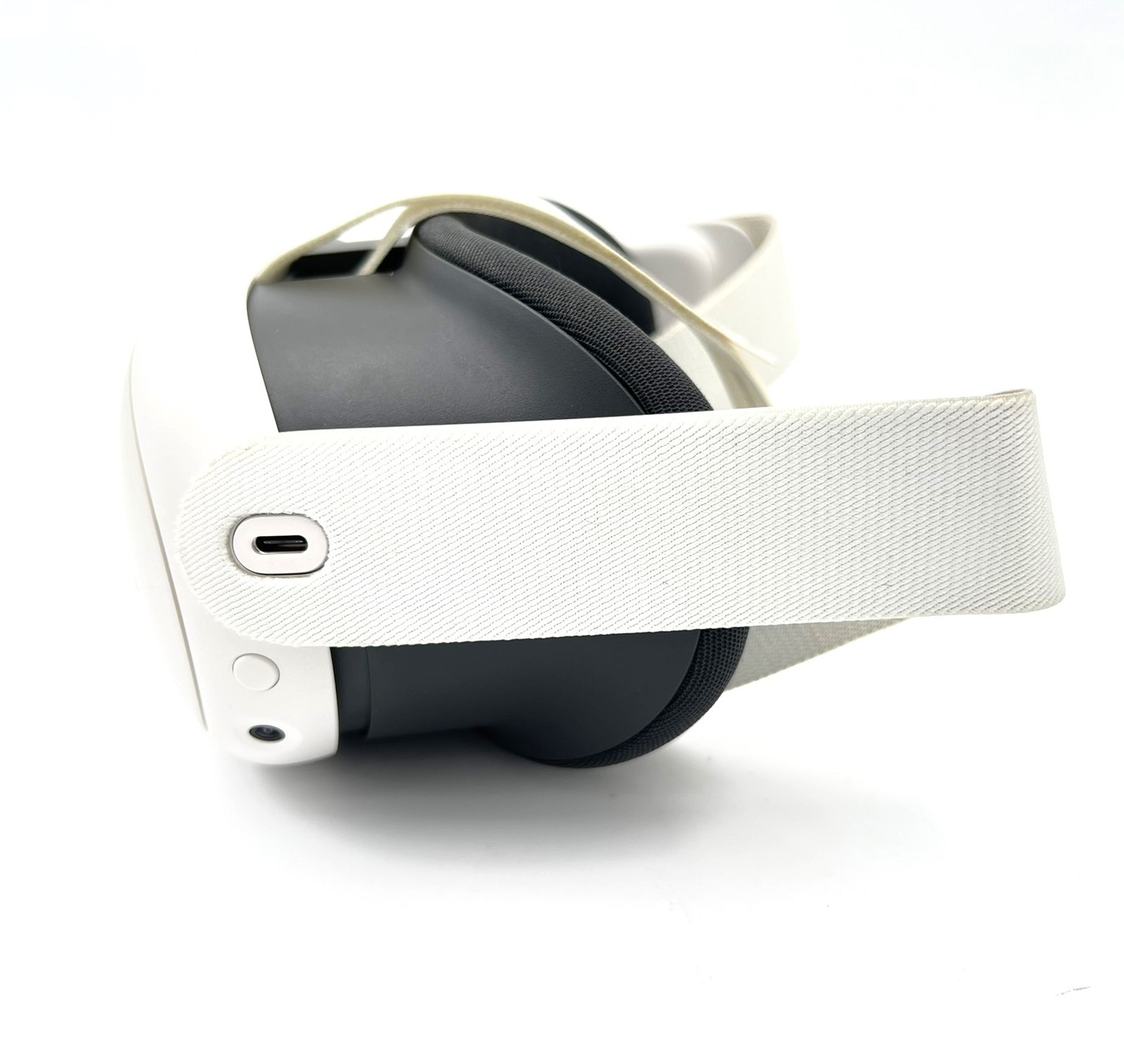 Meta – Quest 3 Breakthrough Mixed Reality – 128GB – White – (899-00579-01)