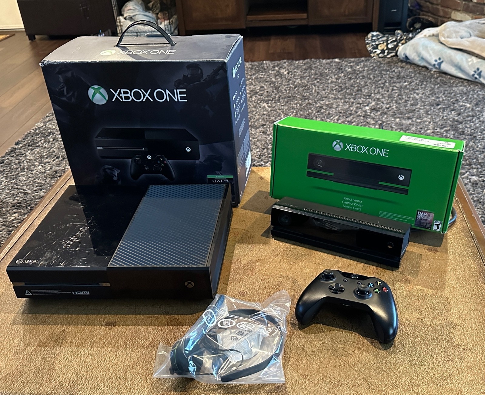 Xbox One + Kinect Console + new headset and 6+ games! Works fantastic!