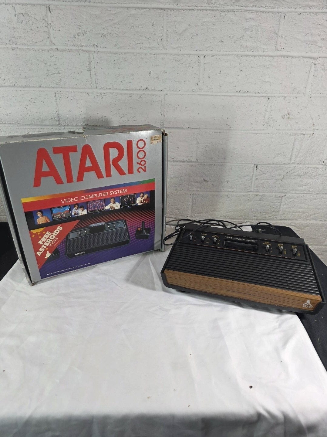 ATARI 2600 With Original Box