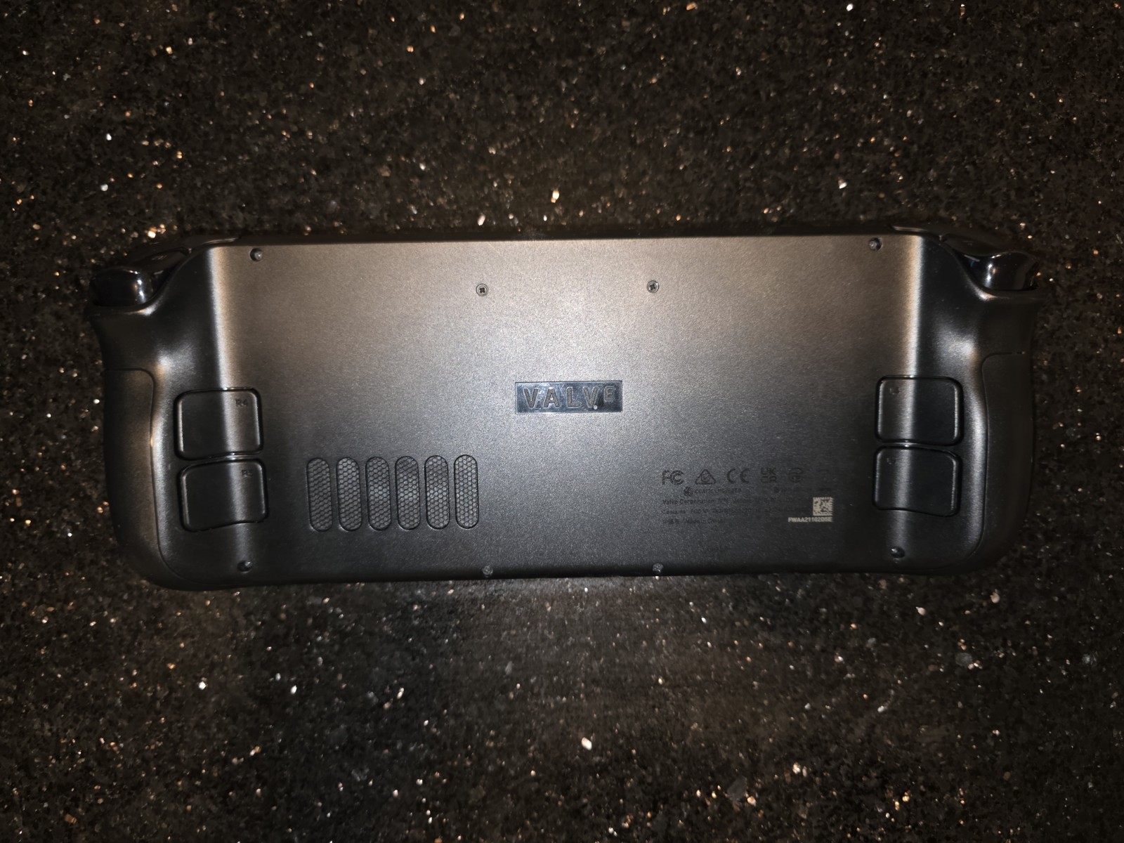 Valve Steam Deck LCD 256GB Black Touchscreen 1280×800 USB-C w/ Grip Case