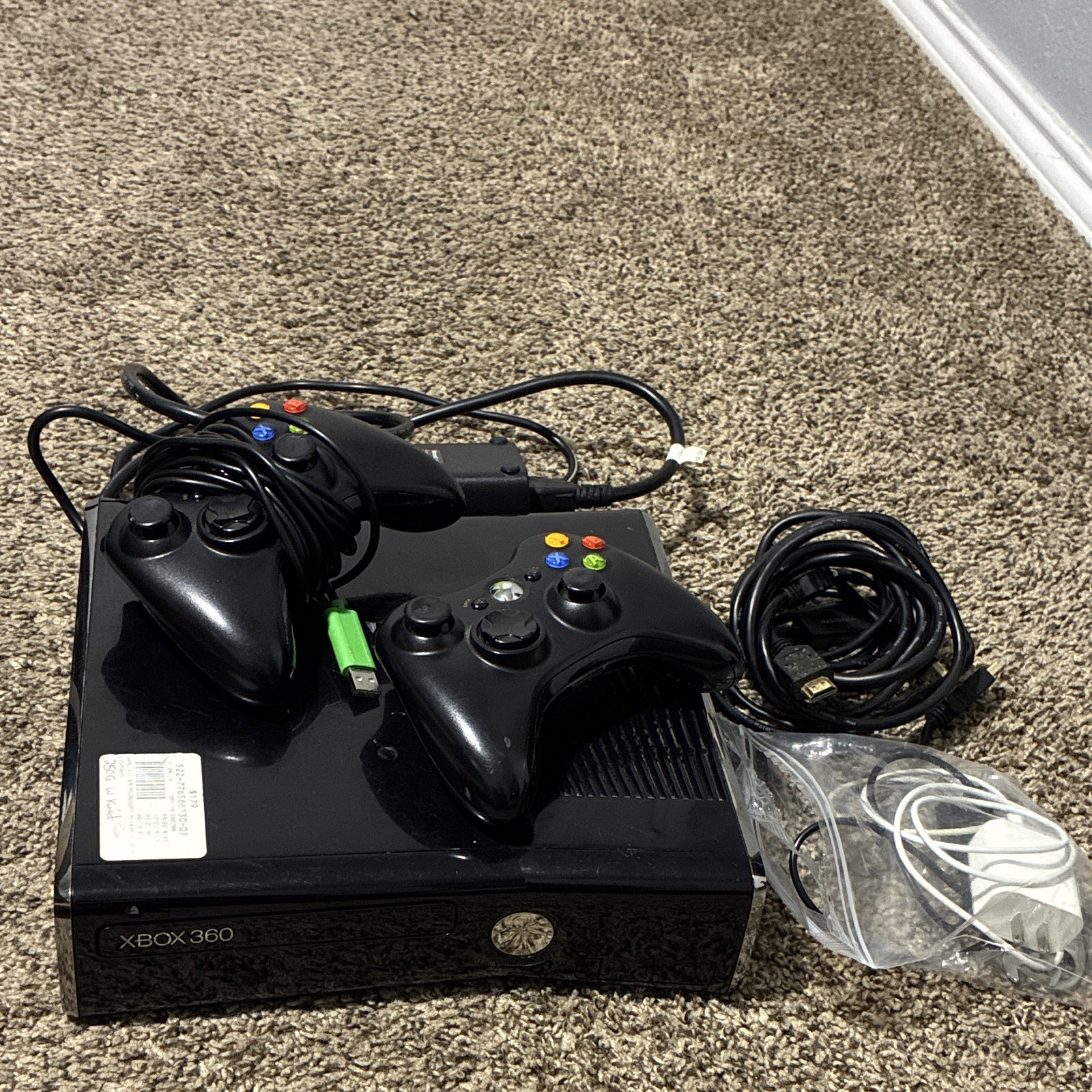 Microsoft Xbox 360 S 250GB Black Wi-Fi HDMI 1080p NTSC-U/C w/2 Controllers