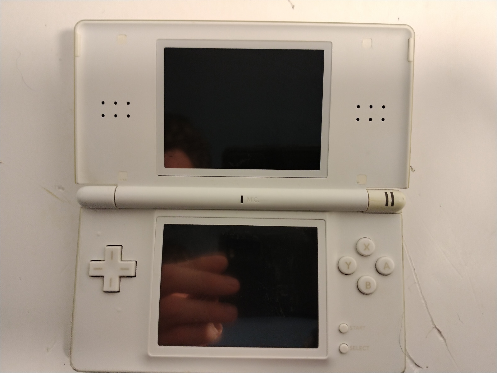 Nintendo DS Lite Handheld System / Console White(13306461)